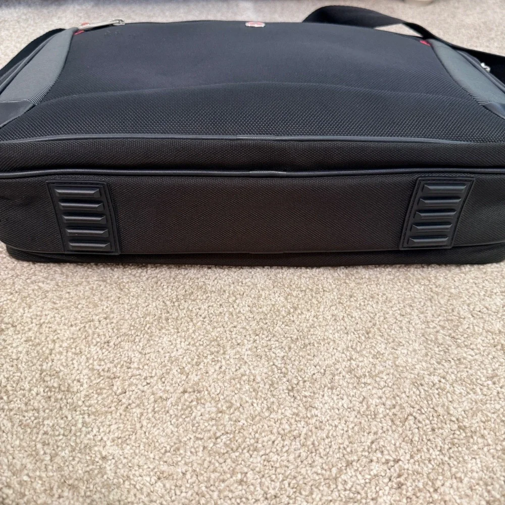 Wenger Laptop Briefcase Mens OS Black Multi-Compartment Padded Messenger Bag